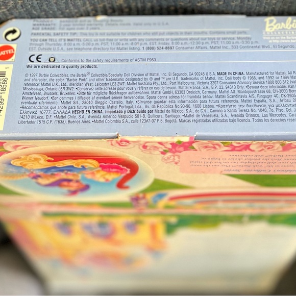 Disney Sleeping Beauty Barbie - Picture 3 of 4